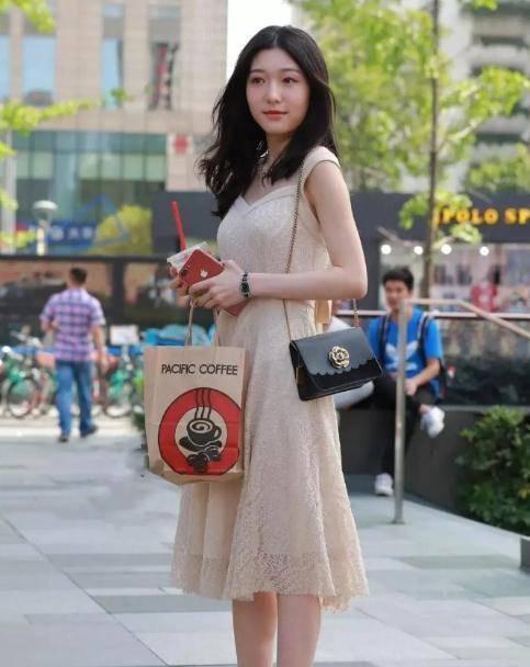 国产吊带裙美女在线观看,国产吊带裙美女风采在线展