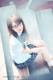 眼镜国产学生妹在线